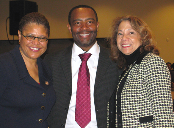 Congresswoman Karen Bass and President Mildred García welcomed the congregation of Family of Faith Christian Center to CSU Dominguez Hills. Pictured with Pastor Sherman Gordon.