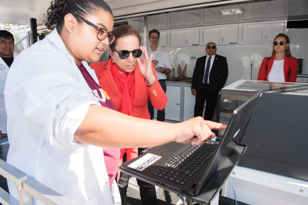 Lt. Governor Eleni Kounalakis receives a demonstration of the technology featured in one of CSUDHs five fab labs. 