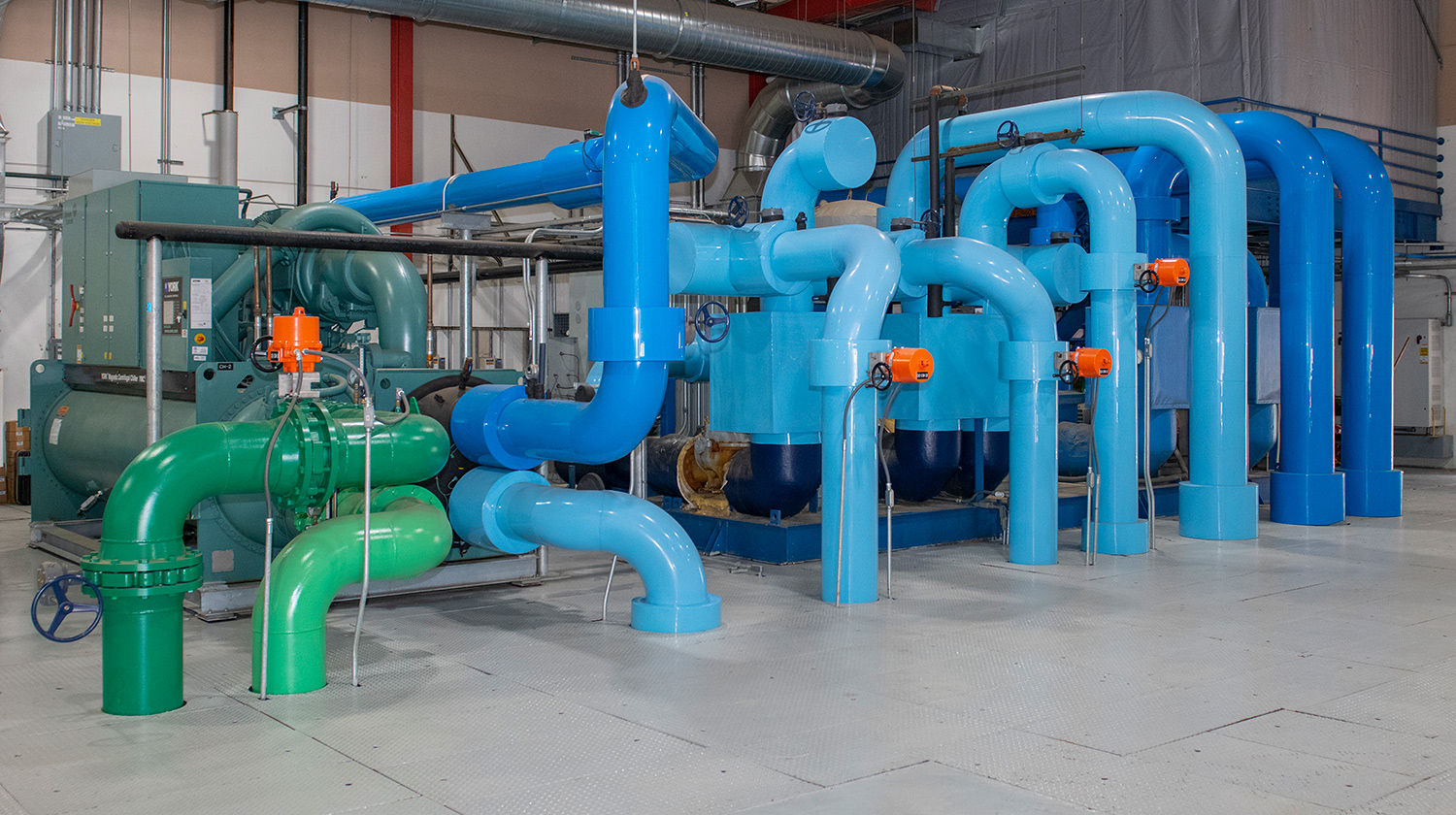 In 2019, the university upgraded its natural gas absorption chillers with electric chillers, and one large natural gas boiler with eight small condensing staged boilers.