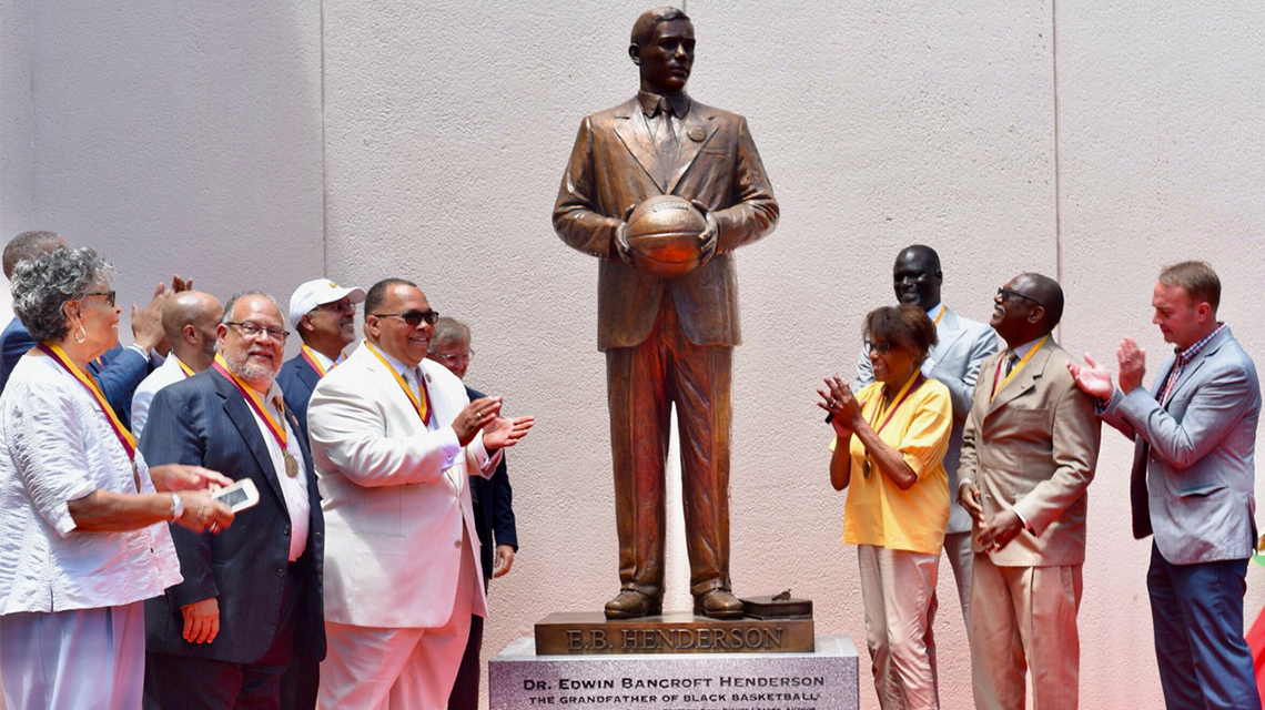 Edwin Henderson at the unveiling of a statue of his grandfather at the University of the District of Columbia.