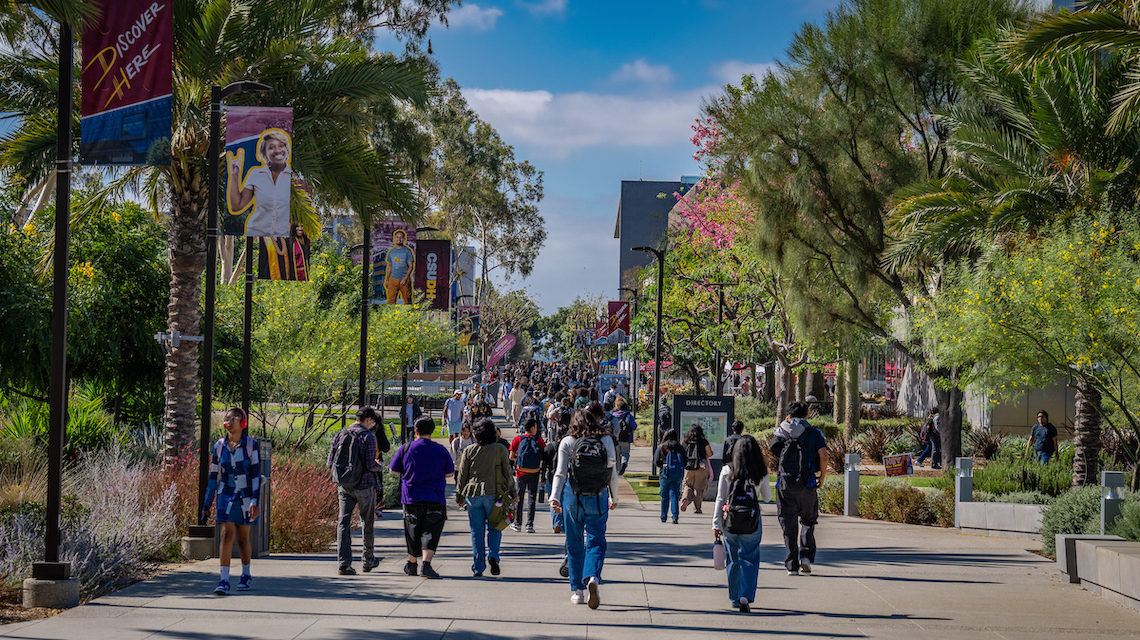 Students on East Walkway of campus